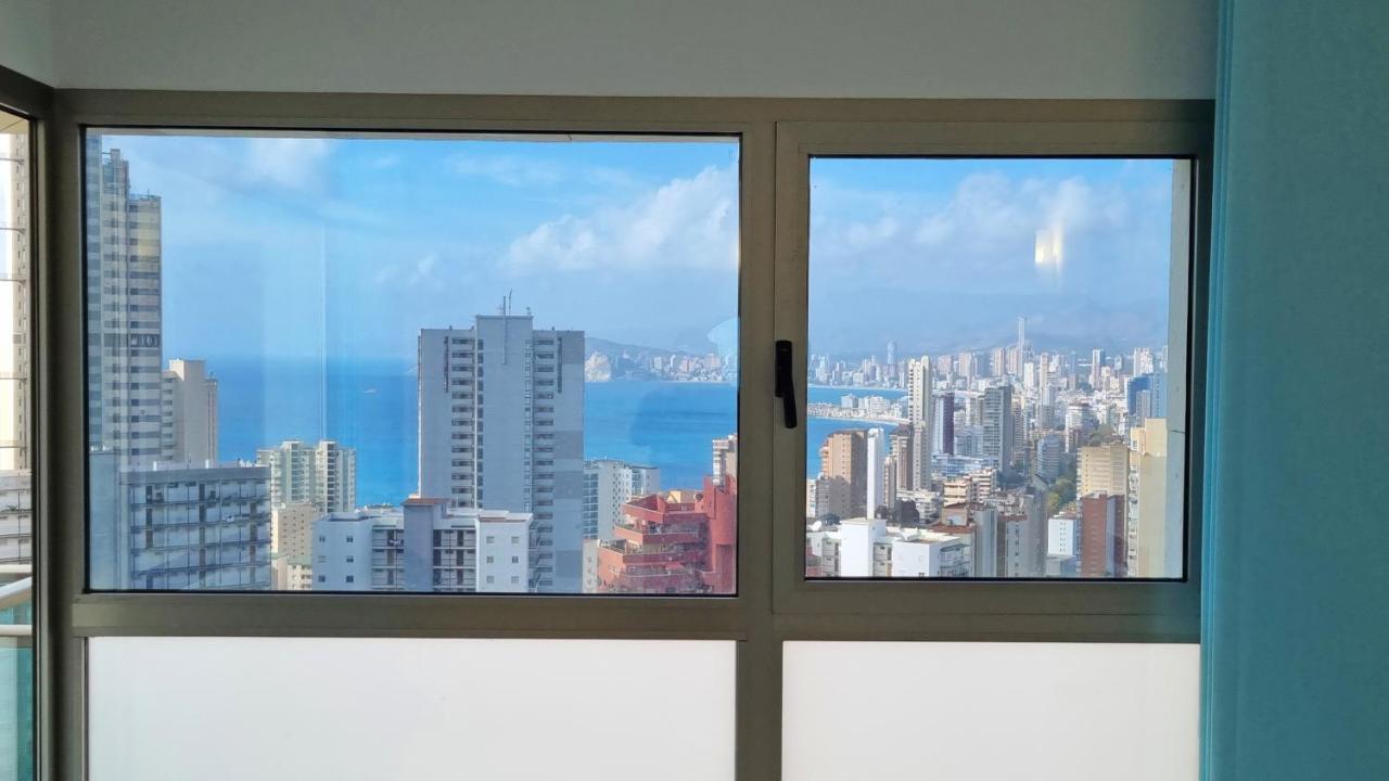 Skyline 11 Sunny Balcony With Stunning Sea Views Apartment เบนิดอร์ม ภายนอก รูปภาพ
